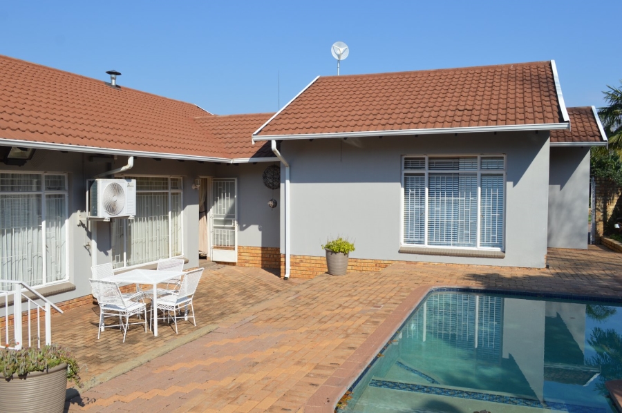3 Bedroom Property for Sale in Wilkoppies North West